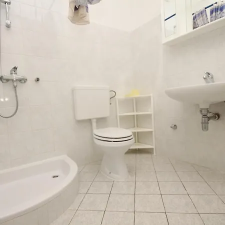 Apartman By The Sea Starigrad, Paklenica - 6586 *
