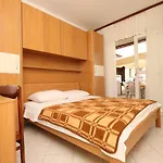 Apartament By The Sea Starigrad, Paklenica - 6586 *