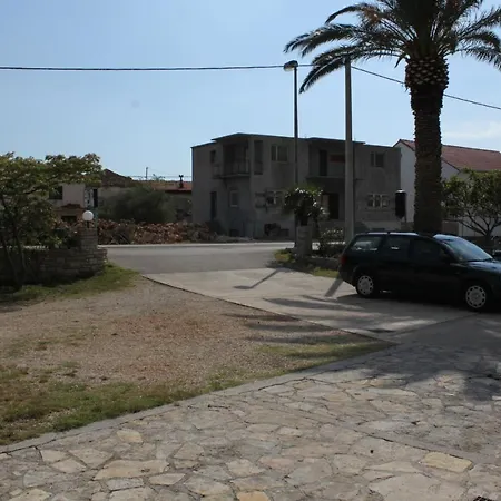 Apartment By The Sea Starigrad, Paklenica - 6586 *