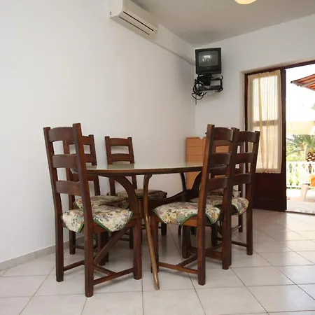 By The Sea Starigrad, Paklenica - 6586 *